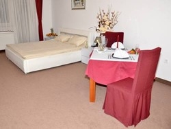 Imagen general del Hotel Rooms Elez. Foto 15