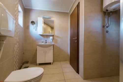 Imagen general del Hotel Rooms Gat. Foto 3