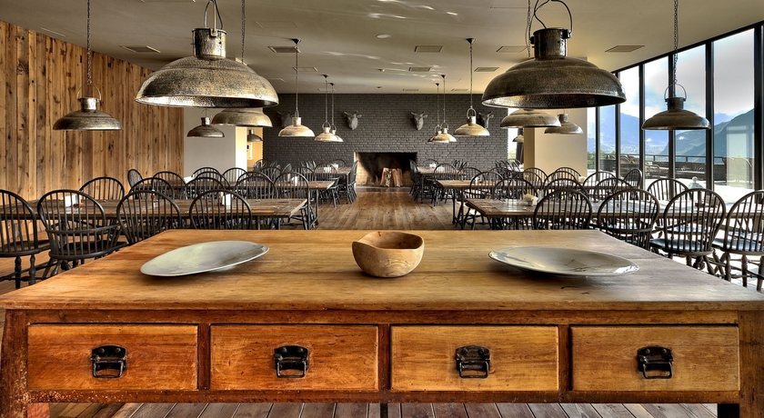 Imagen del bar/restaurante del Hotel Rooms Kazbegi. Foto 3