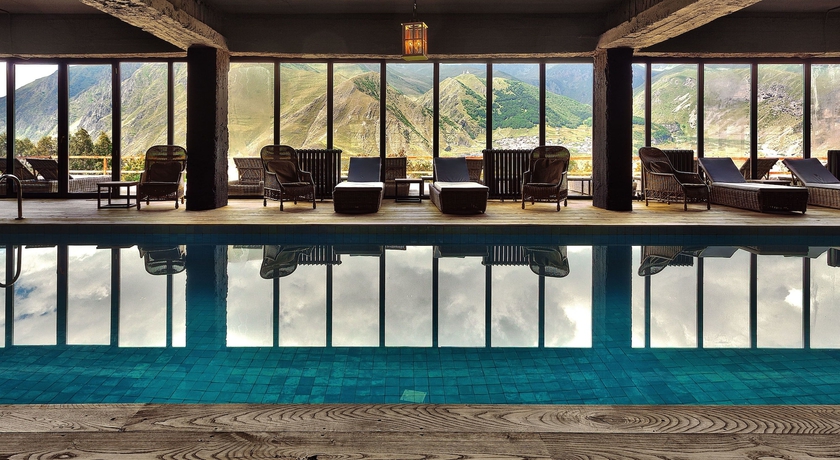 Imagen de la piscina del Hotel Rooms Kazbegi. Foto 16