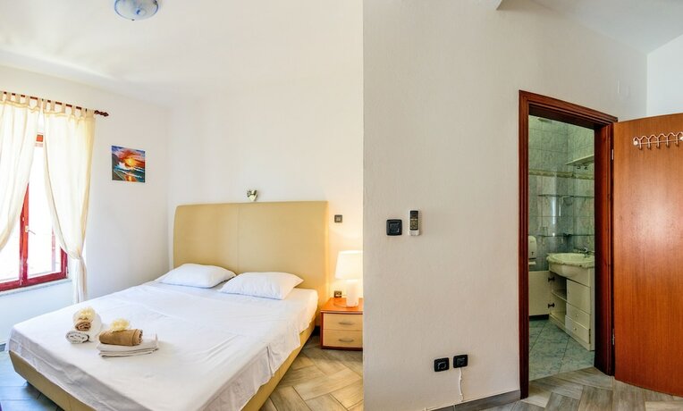 Imagen general del Hotel Rooms Laura. Foto 9