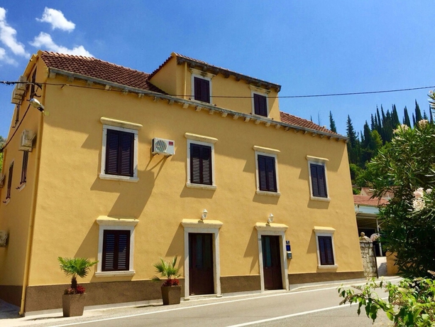 Imagen de los exteriores del Hotel Rooms Mozara. Foto 14