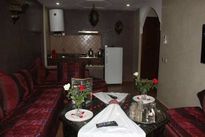 Imagen general del Hotel Rooms Palace. Foto 2