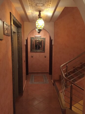 Imagen general del Hotel Rooms Palace. Foto 3