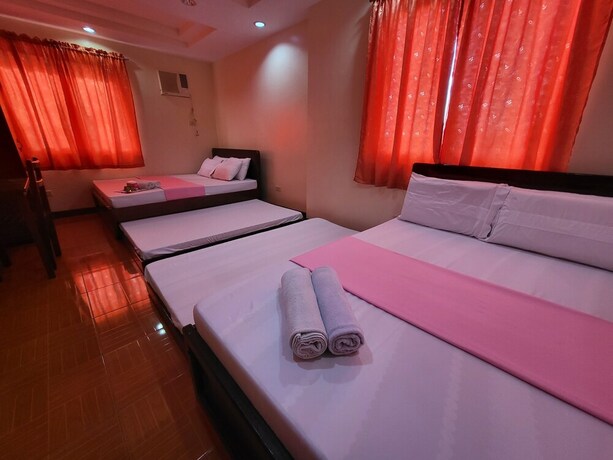 Imagen de la habitación del Hotel Rooms R Us - Voyagers Palace. Foto 19