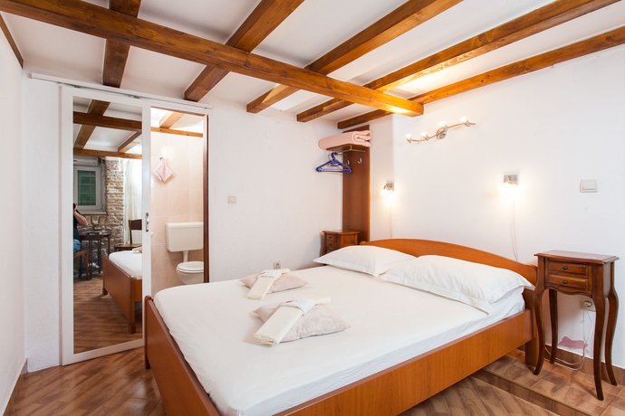 Imagen de la habitación del Hotel Rooms Vicelic Guest House. Foto 11