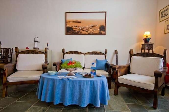 Imagen general del Hotel Rooms and Apartments Archontou. Foto 3