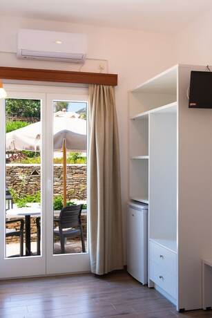 Imagen general del Hotel Rooms and Apartments Archontou. Foto 10