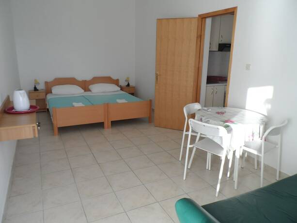 Imagen general del Hotel Rooms and Apartments Galeb. Foto 13