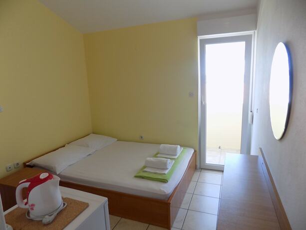 Imagen general del Hotel Rooms and Apartments Galeb. Foto 14