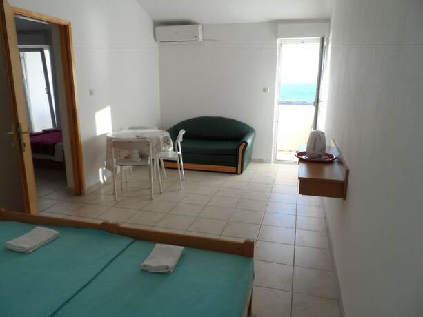 Imagen general del Hotel Rooms and Apartments Galeb. Foto 20