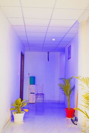 Imagen general del Hotel Roomshala 143 Shubham Residency Sec 70. Foto 15