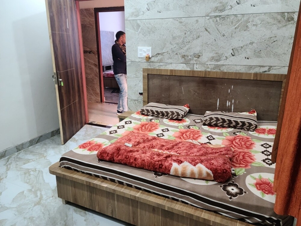 Imagen de la habitación del Hotel Roomshala 153 Krishnashrya, Vrindavan. Foto 11