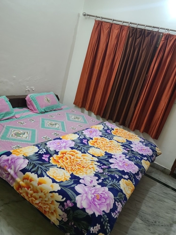 Imagen de la habitación del Hotel Roomshala 153 Krishnashrya, Vrindavan. Foto 13