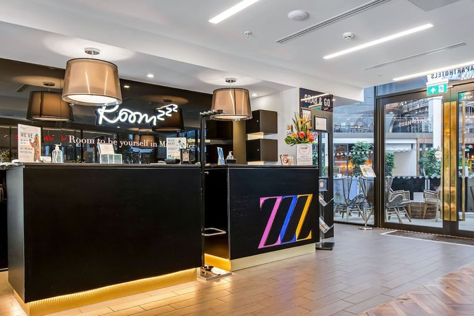 Imagen de los interiores del Hotel Roomzzz Manchester Victoria. Foto 20