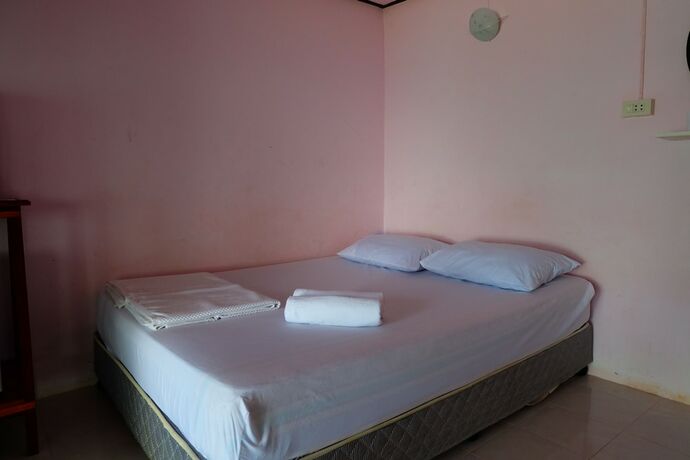 Imagen de la habitación del Hotel Roong Arun Resort, Chaiya. Foto 17