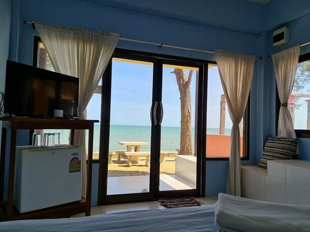 Imagen de la habitación del Hotel Roong Arun Resort, Chaiya. Foto 19