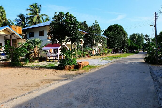 Imagen general del Hotel Roong Arun Resort, Chaiya. Foto 9