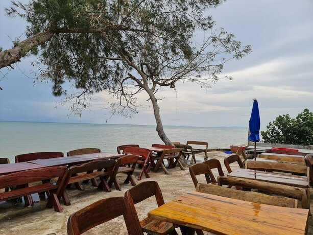 Imagen general del Hotel Roong Arun Resort, Chaiya. Foto 12