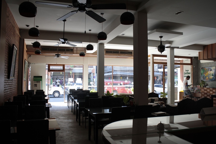 Imagen del bar/restaurante del Hotel Roongruang. Foto 4