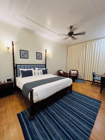 Imagen de la habitación del Hotel Roop Garh Palace. Foto 3