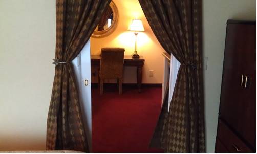 Imagen de la habitación del Hotel Roosevelt Inn & Suites Saratoga Springs. Foto 9