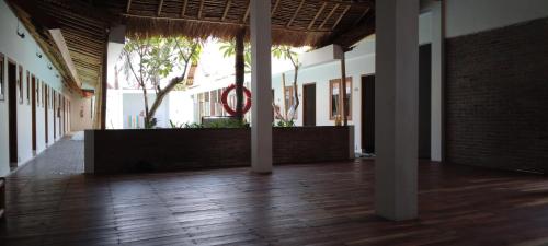 Imagen general del Hotel Roots Trawangan. Foto 6
