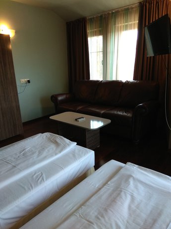 Imagen de la habitación del Hotel Roots and Wine Bar. Foto 17