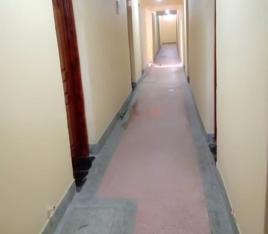 Imagen de los interiores del Hotel Ropaka. Foto 7