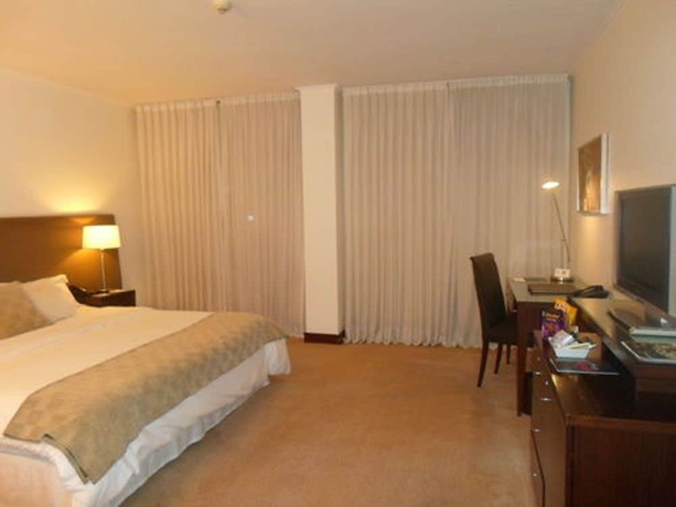 Imagen de la habitación del Hotel Ros Tower. Foto 8