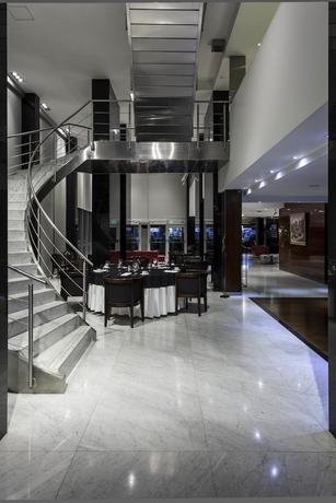 Imagen de los interiores del Hotel Ros Tower. Foto 15