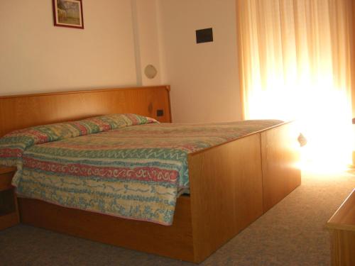 Imagen de la habitación del Hotel Rosa Alpina. Foto 9
