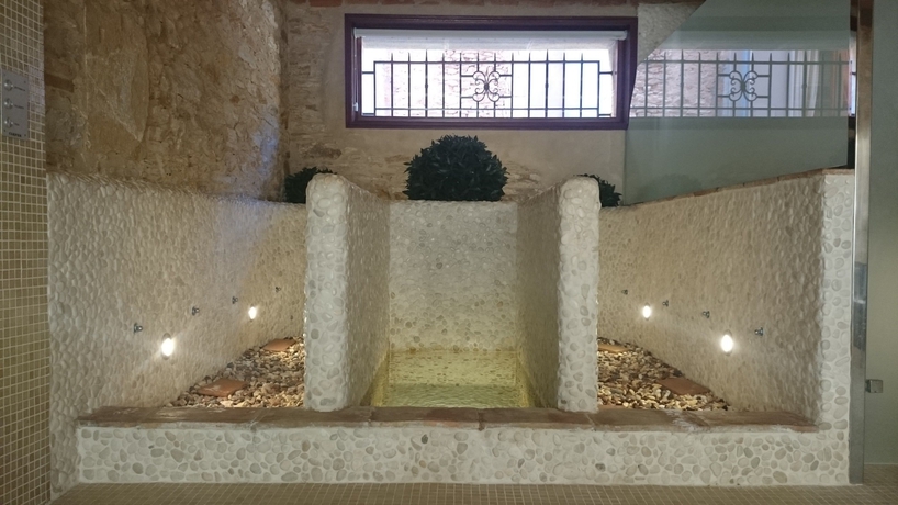 Imagen de la piscina del Hotel Rosa, Begur. Foto 19