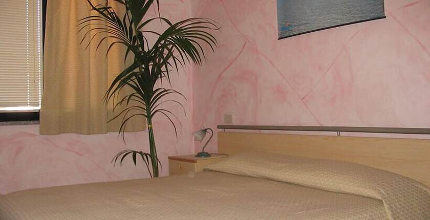 Imagen de la habitación del Hotel Rosa, CAPOTERRA. Foto 11