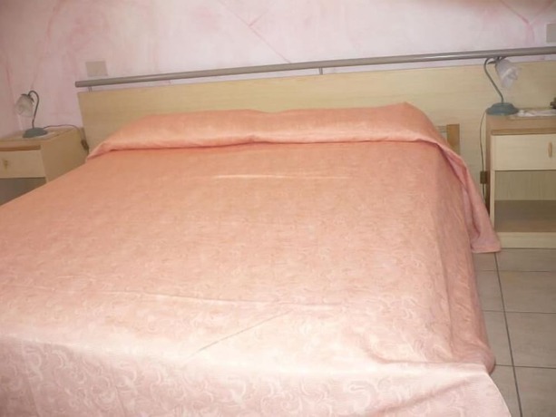 Imagen de la habitación del Hotel Rosa, CAPOTERRA. Foto 16