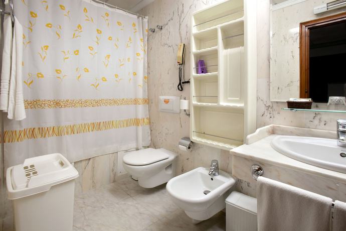 Imagen de la habitación del Hotel Rosa, Denia. Foto 10