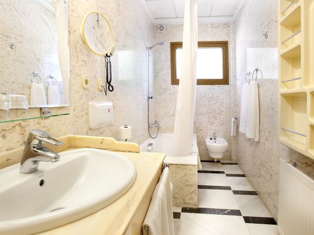 Imagen de la habitación del Hotel Rosa, Denia. Foto 18