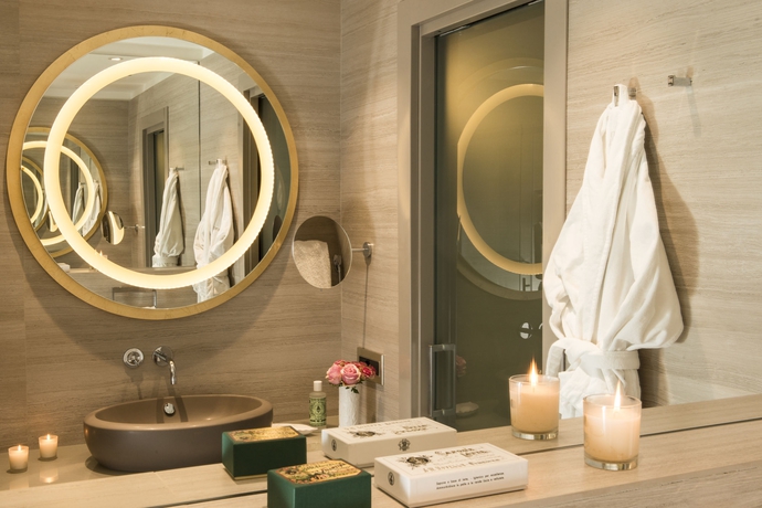 Imagen de la habitación del Hotel Rosa Grand Milano. Foto 2