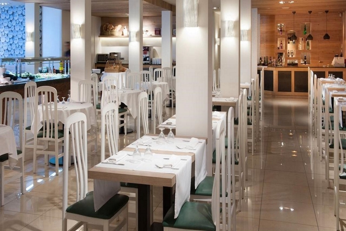 Imagen general del Hotel Rosa Nautica. Foto 7