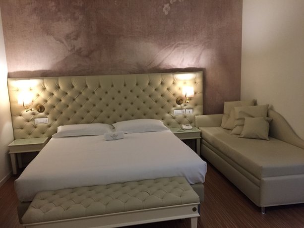 Imagen de la habitación del Hotel Rosa Purpurea. Foto 5