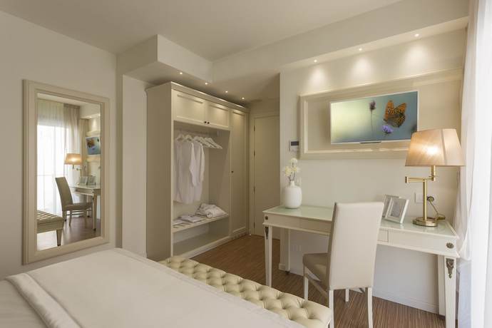 Imagen de la habitación del Hotel Rosa Purpurea. Foto 6