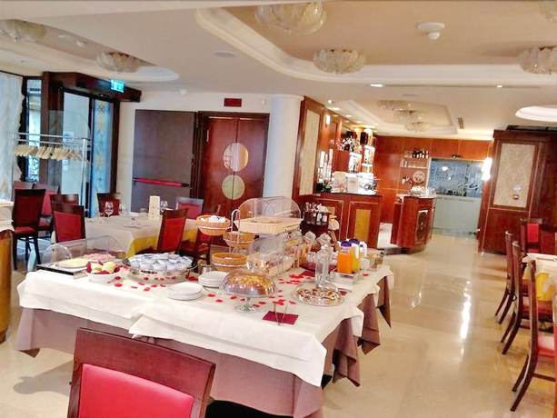 Imagen del bar/restaurante del Hotel Rosa Purpurea. Foto 2