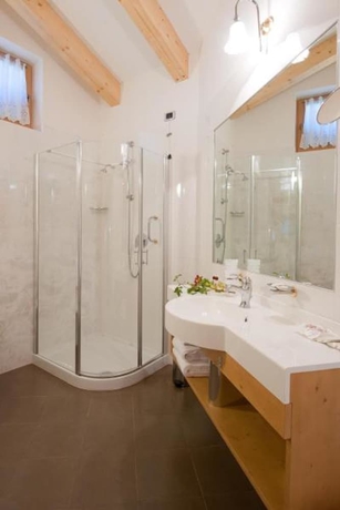 Imagen de la habitación del Hotel Rosa Resort. Foto 17
