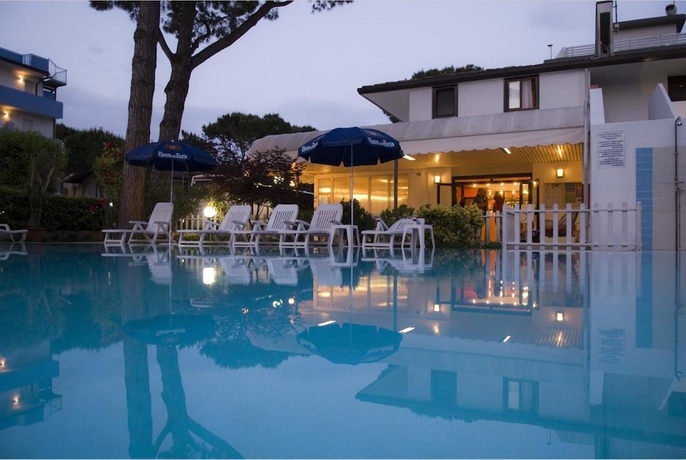 Imagen de la piscina del Hotel Rosa dei Venti, Lignano Sabbiadoro. Foto 19