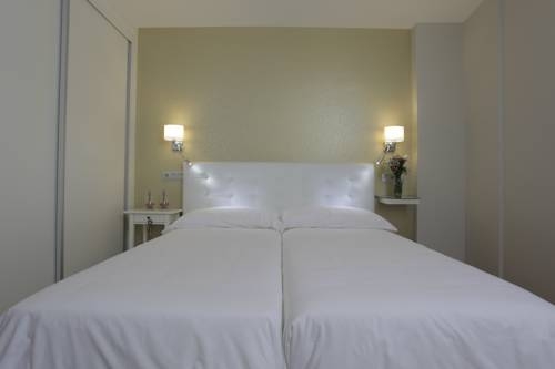 Imagen general del Hotel Rosal. Foto 4