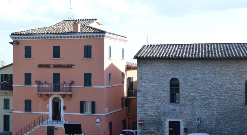 Imagen general del Hotel Rosalba. Foto 2