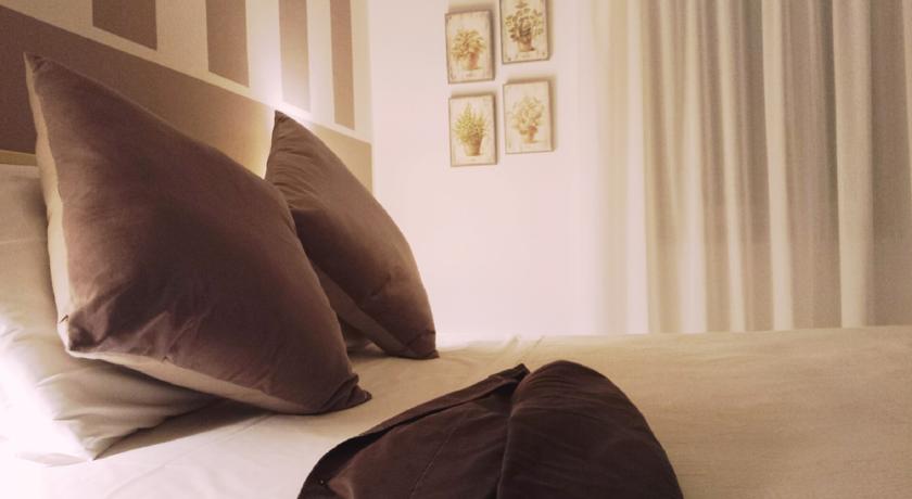 Imagen general del Hotel Rosalba. Foto 5