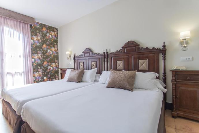 Imagen de la habitación del Hotel Rosaleda De Don Pedro. Foto 5