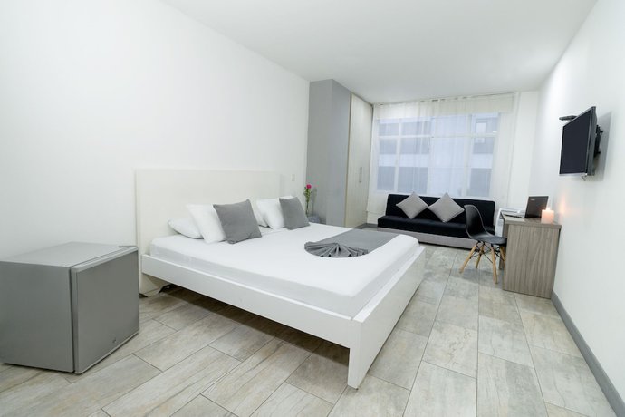 Imagen de la habitación del Hotel Rosales. Foto 13