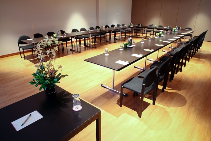 Imagen de los interiores del Hotel Rosales Plaza. Foto 11